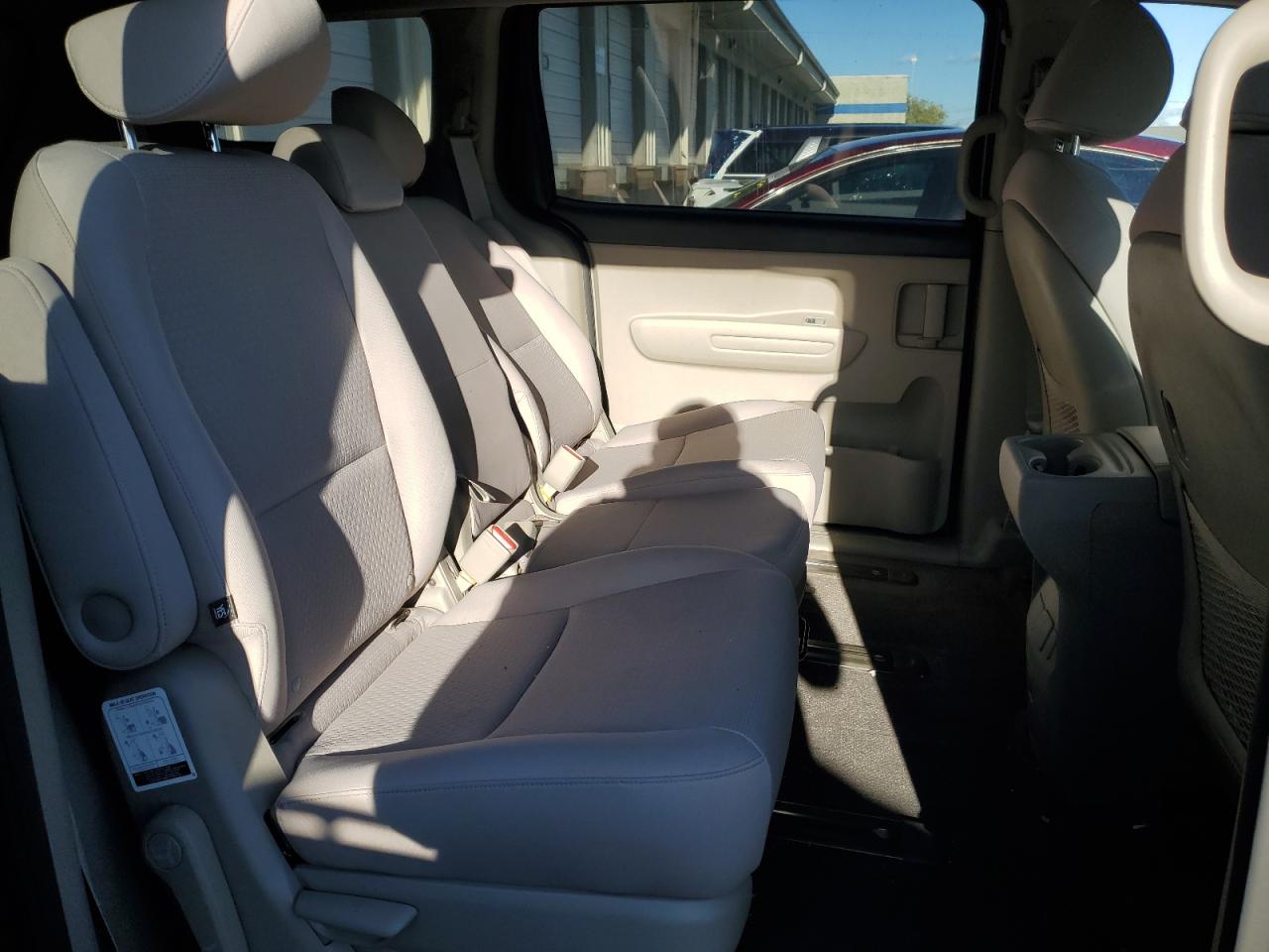 2016 KIA Sedona VIN KNDMB5C1XG6113894 Copart auction photo, front end / minor dent/scratches damage thumbnail 12