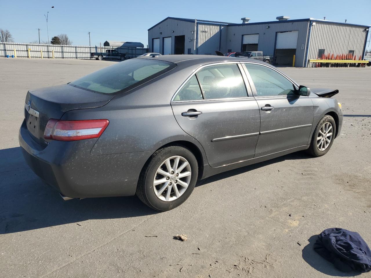 2011 Toyota Camry VIN 4T1BF3EK5BU664417 Copart auction photo, front end damage thumbnail 3