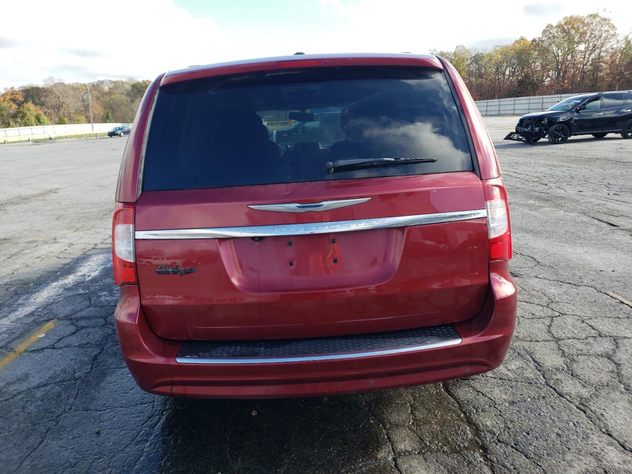 2015 Chrysler Town & Country VIN 2C4RC1CGXFR673521 Copart auction photo, front end damage thumbnail 6