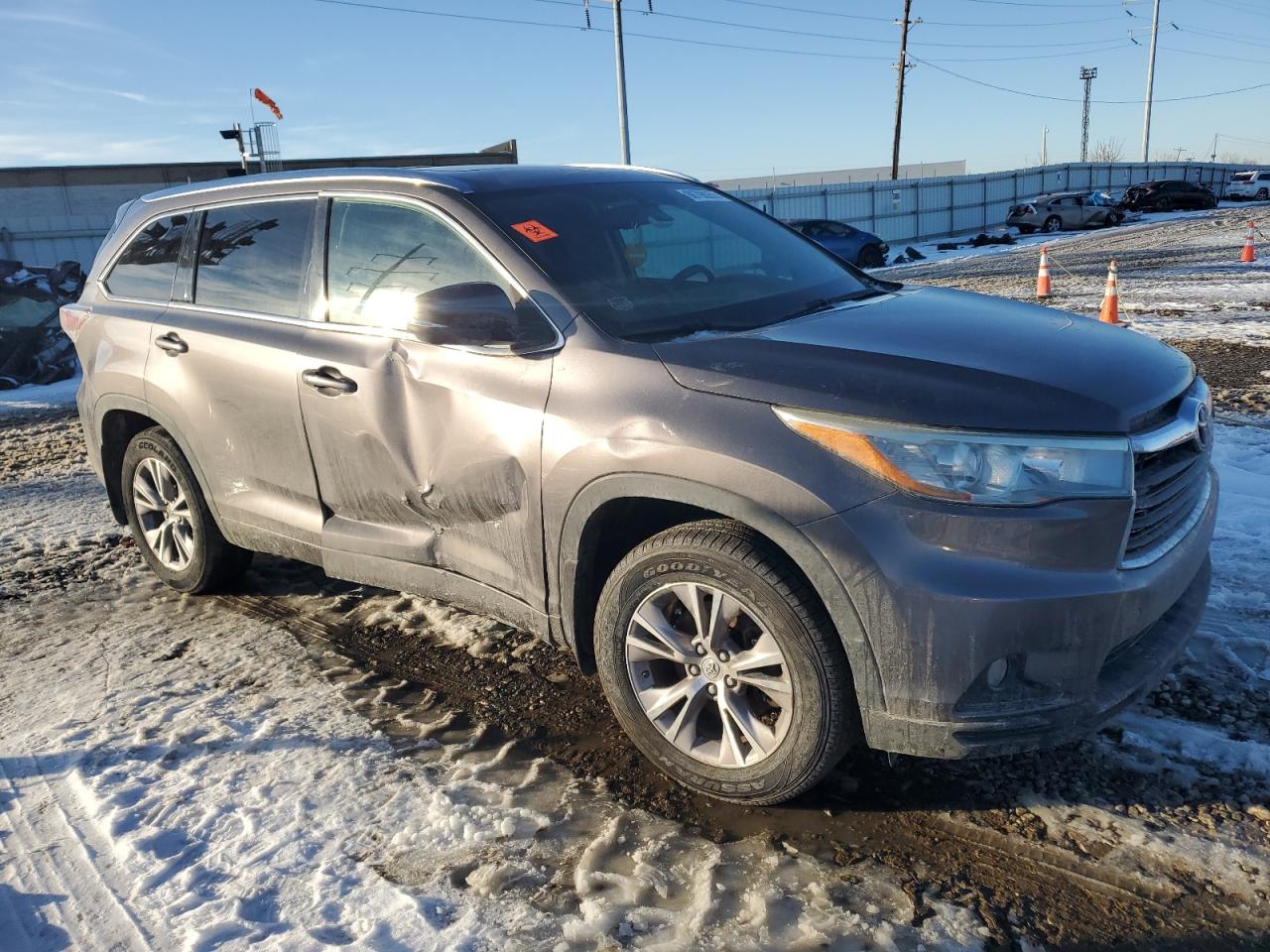 2015 Toyota Highlander VIN 5TDJKRFH6FS138115 Copart auction photo, side damage thumbnail 4