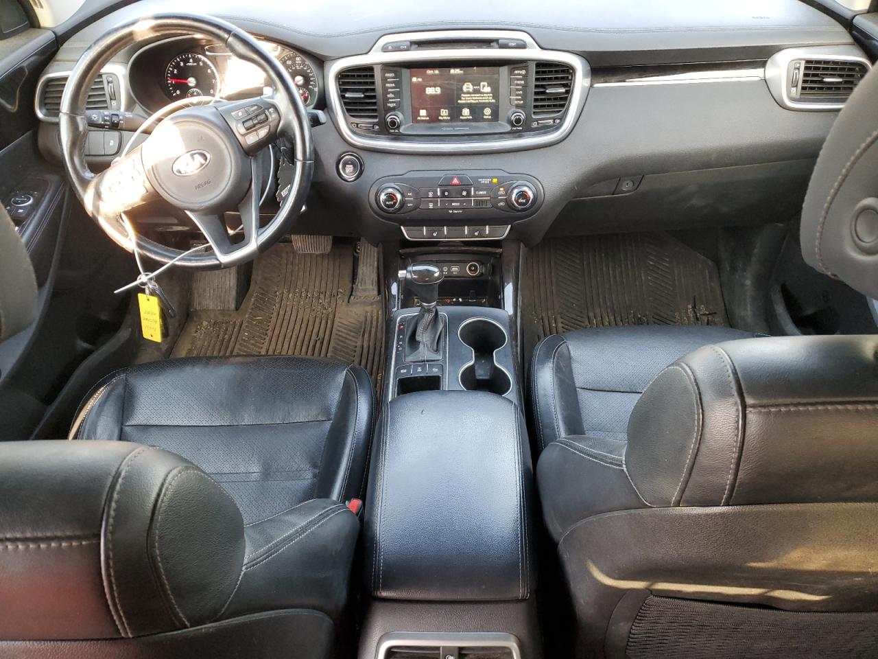 2017 KIA Sorento VIN 5XYPHDA11HG190211 Copart auction photo, hail damage thumbnail 8