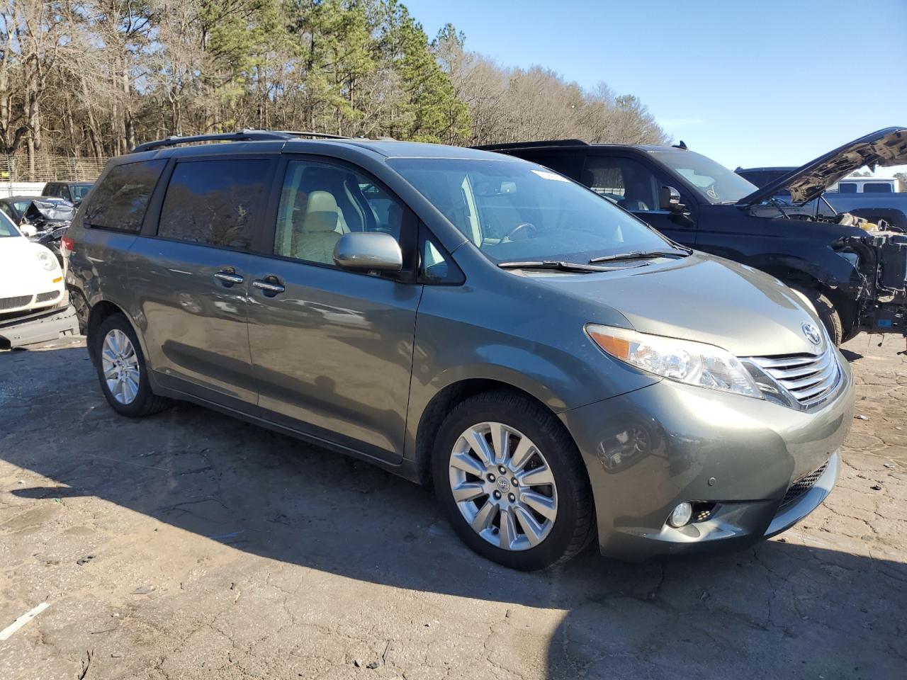2011 Toyota Sienna VIN 5TDDK3DC6BS009464 Copart auction photo, rear end damage thumbnail 4