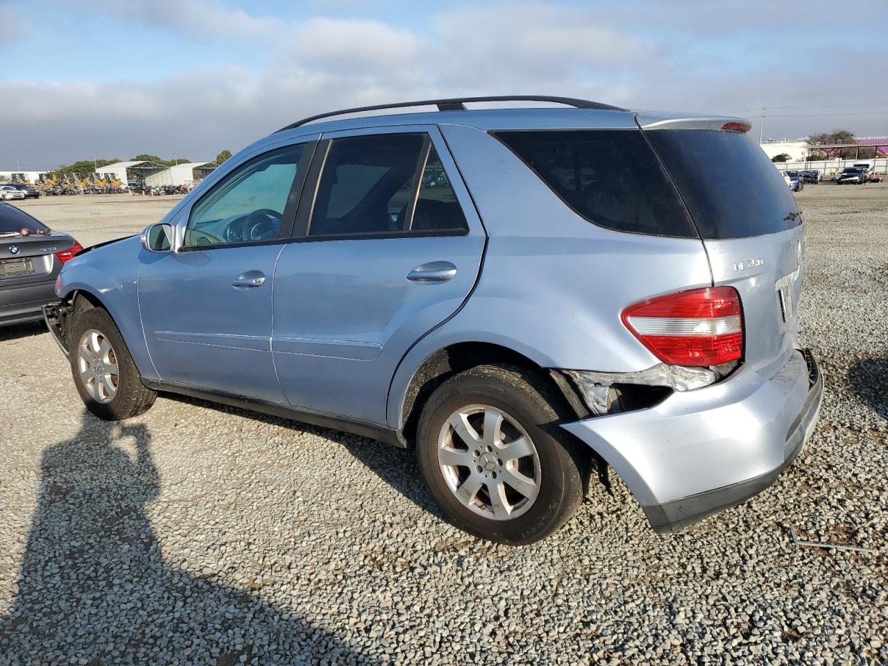 2007 Mercedes-Benz M-klasse VIN 4JGBB86E57A282012 Copart auction photo, all over damage thumbnail 2