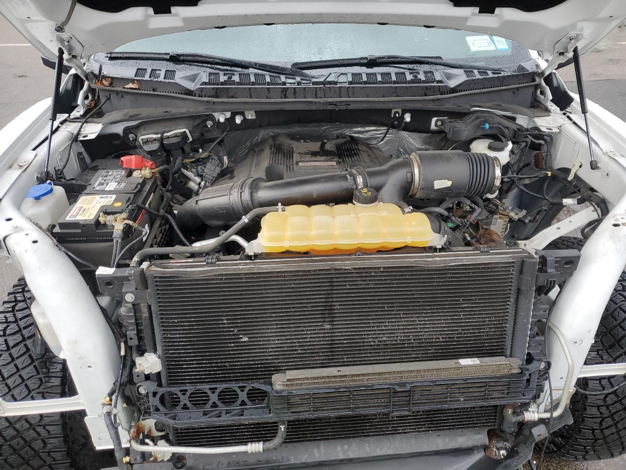 2017 Ford F-150 VIN 1FTFW1RGXHFA36933 Copart auction photo, front end / minor dent/scratches damage thumbnail 11