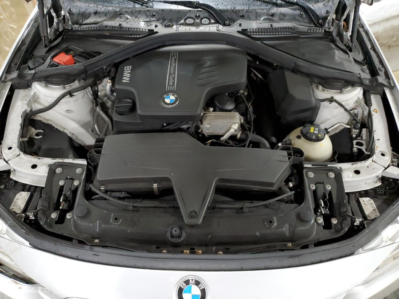 2016 BMW 3er VIN WBA8E3C55GK504195 Copart auction photo, front end / side damage thumbnail 12
