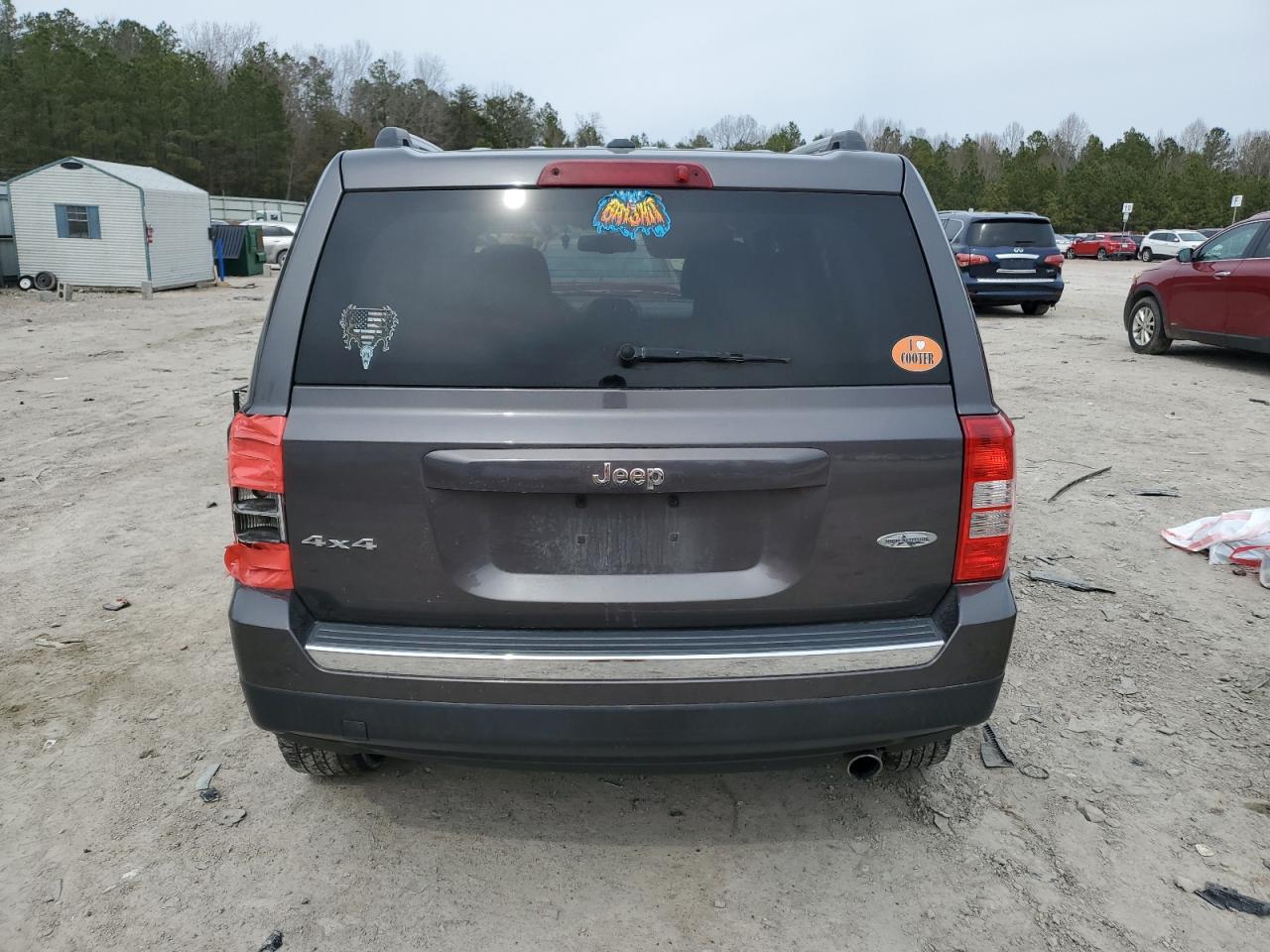 2016 Jeep Liberty (Patriot) VIN 1C4NJRFB0GD618549 Copart auction photo, rear end / undercarriage damage thumbnail 6