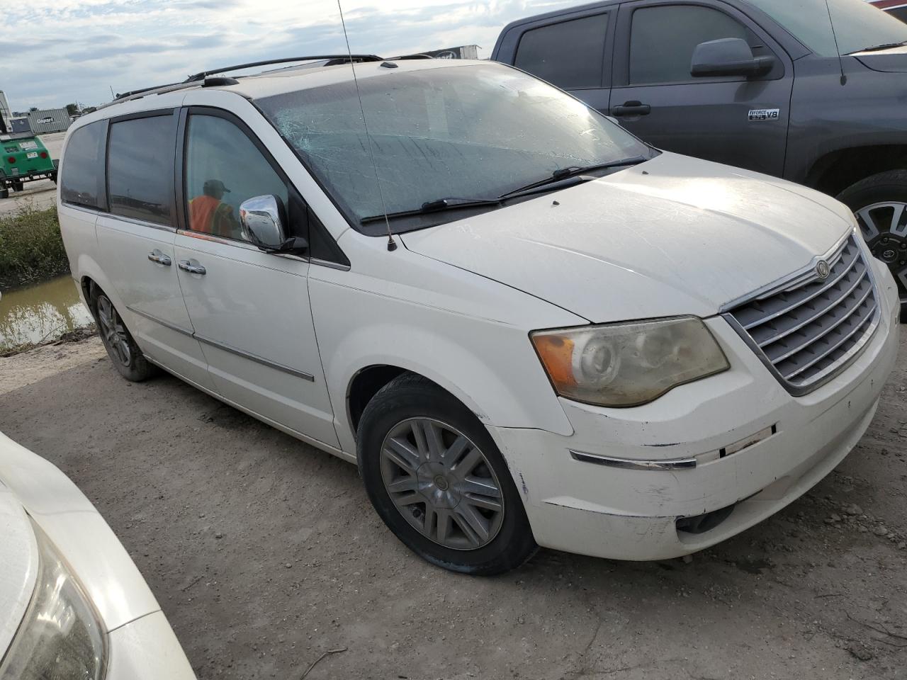 2008 Chrysler Town & Country VIN 2A8HR64X18R800349 Copart auction photo, water/flood damage thumbnail 4