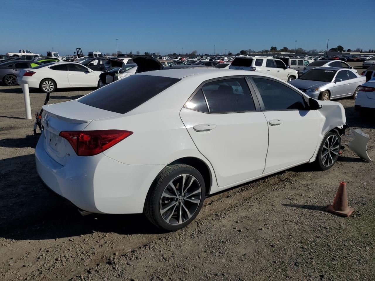 2019 Toyota Corolla VIN 5YFBURHE6KP885637 Copart auction photo, front end damage thumbnail 3
