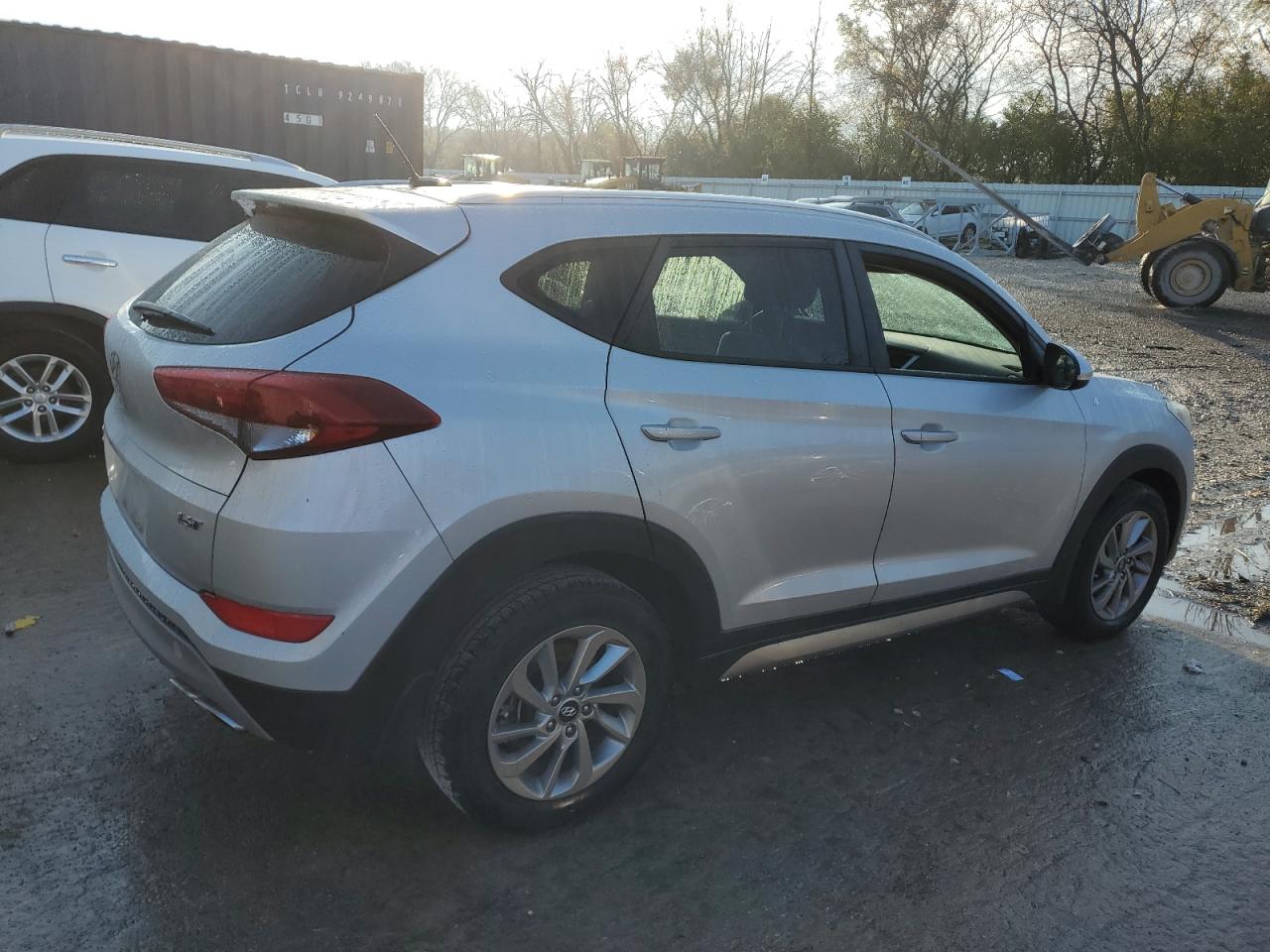 2017 Hyundai Tucson VIN KM8J33A23HU310091 Copart auction photo, vandalism damage thumbnail 3