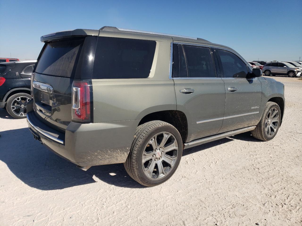 2017 GMC Yukon VIN 1GKS2CKJ9HR381868 Copart auction photo, water/flood / minor dent/scratches damage thumbnail 3