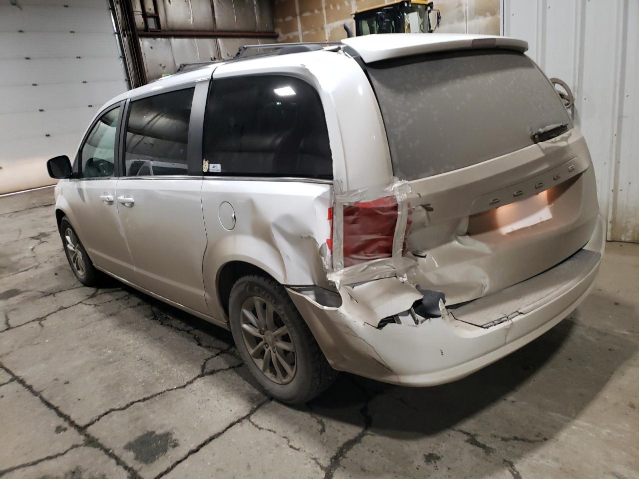 2020 Dodge Caravan VIN 2C4RDGCG2LR200871 Copart auction photo, side / rear end damage thumbnail 2