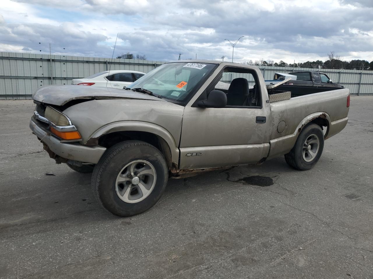 1998 Chevrolet S-10 Pickup VIN 1GCCS1446WK175974 - Copart auction photo