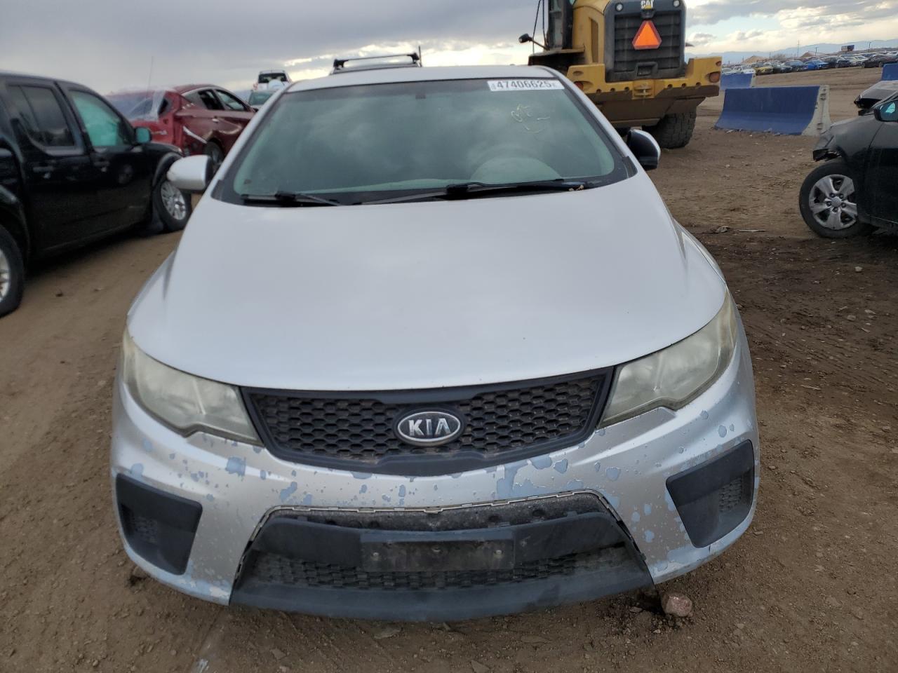 2010 KIA Forte VIN KNAFU6A21A5246980 Copart auction photo, side / hail damage thumbnail 5