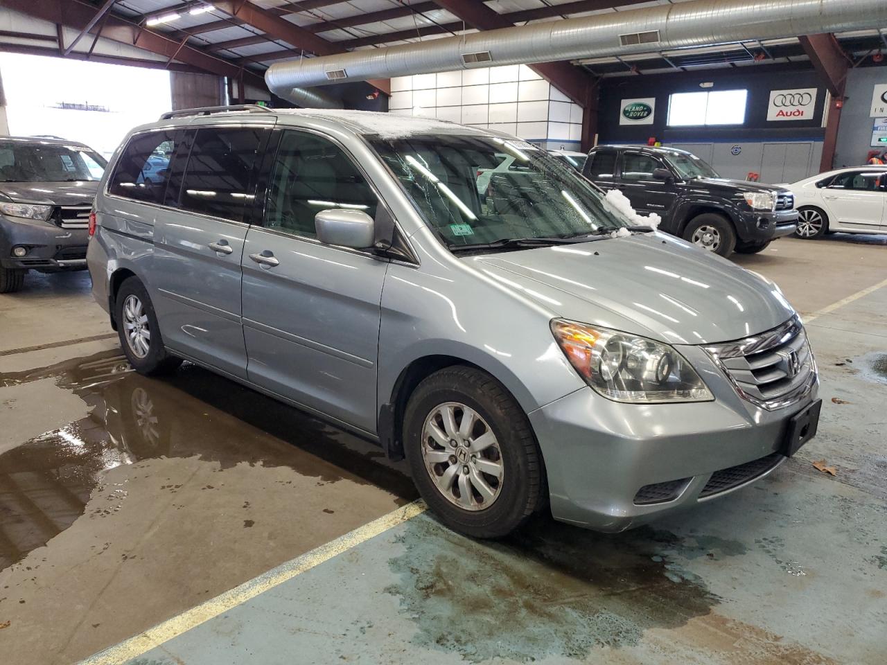 2008 Honda Odyssey VIN 5FNRL38698B074135 Copart auction photo, minor dent/scratches / mechanical damage thumbnail 4