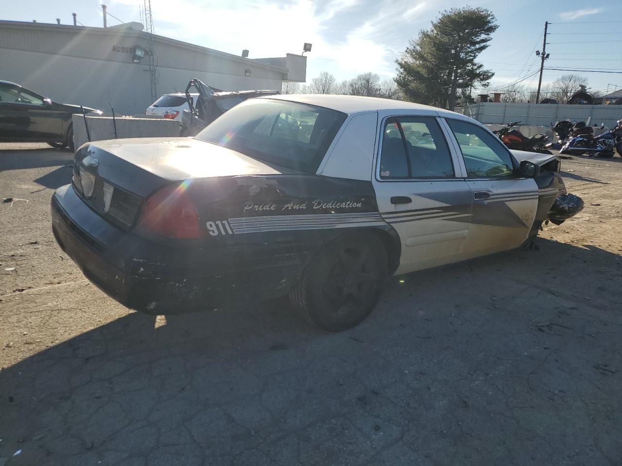 2008 Ford Crown Victoria VIN 2FAFP71V88X127445 Copart auction photo, front end / rear end damage thumbnail 3