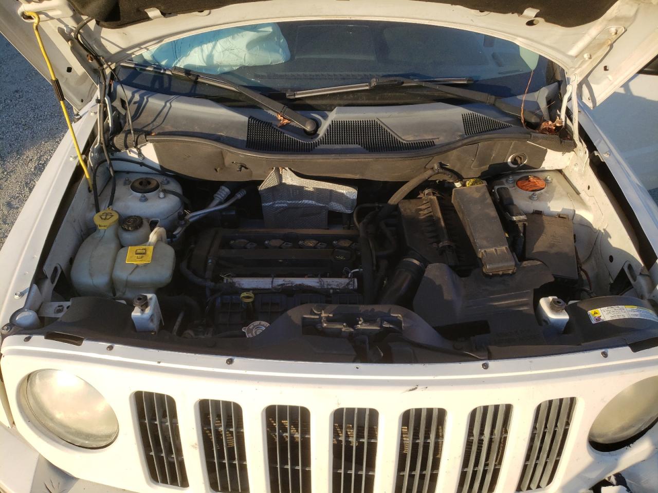2008 Jeep Liberty (Patriot) VIN 1J8FT28W98D520393 Copart auction photo, front end / top/roof damage thumbnail 11