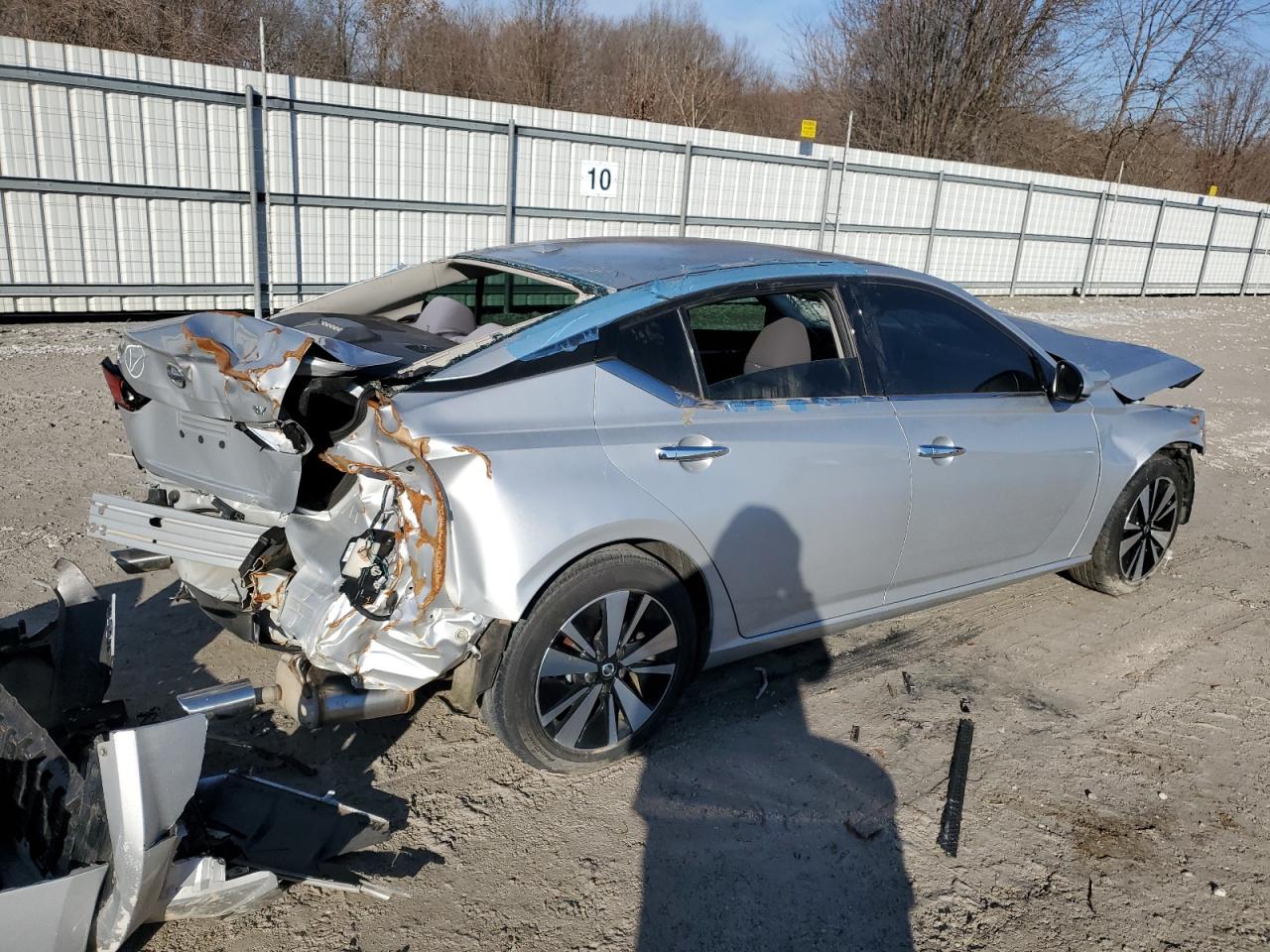 2019 Nissan Altima VIN 1N4BL4DV1KC109068 Copart auction photo, all over damage thumbnail 3