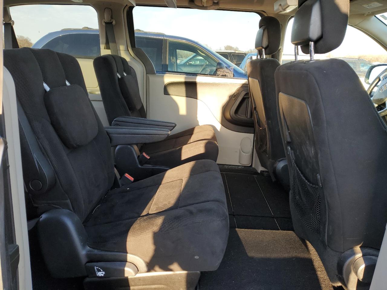 2012 Dodge Caravan VIN 2C4RDGDG6CR115143 Copart auction photo, vandalism damage thumbnail 11