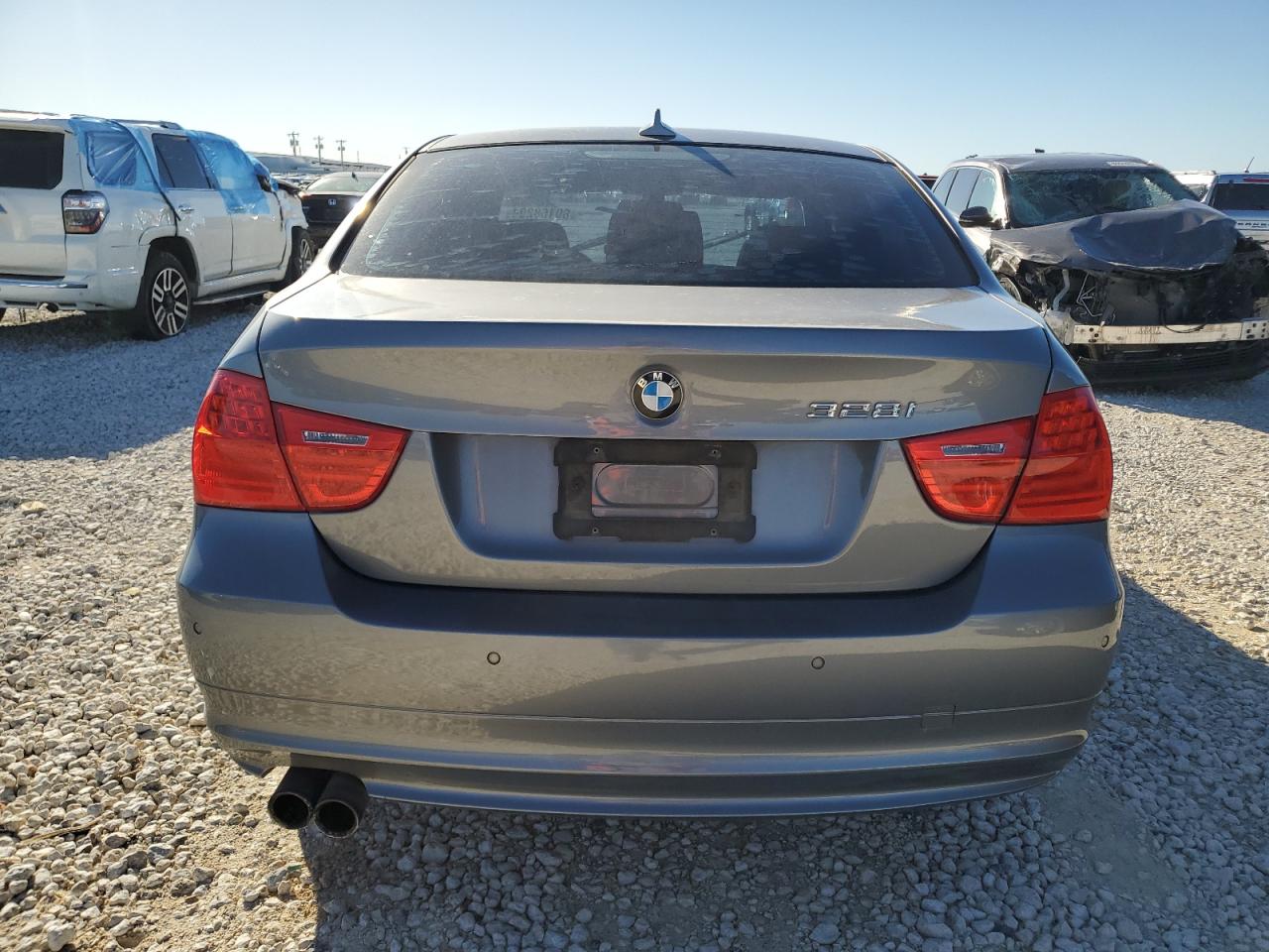 2011 BMW 3er VIN WBAPK7C50BF196477 Copart auction photo, all over damage thumbnail 6