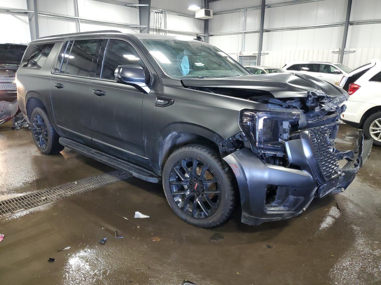 2022 GMC Yukon VIN 1GKS2JKL7NR159816 Copart auction photo, front end / side damage thumbnail 4