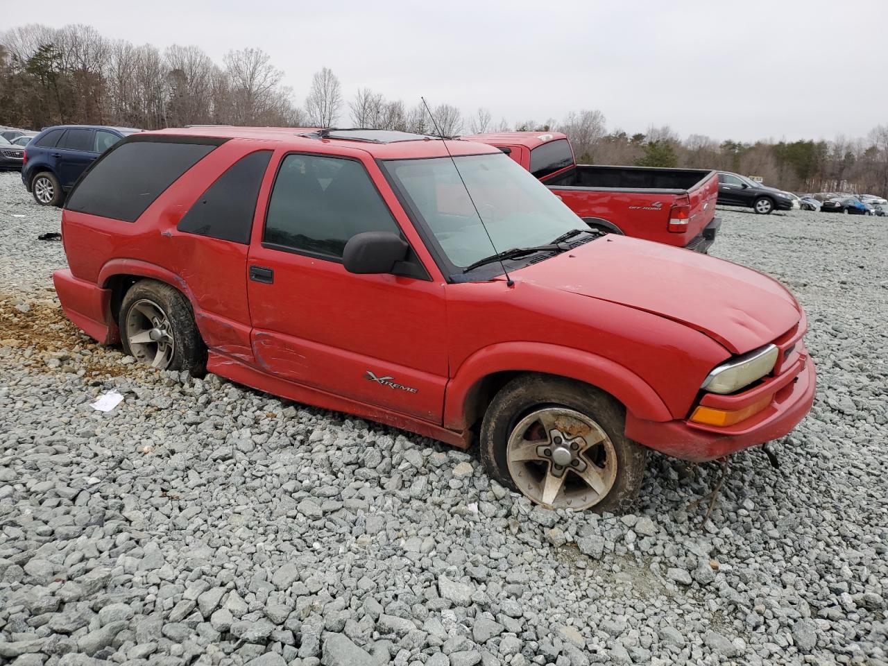 2004 Chevrolet Blazer VIN 1GNCS18X24K103128 Copart auction photo, side / undercarriage damage thumbnail 4