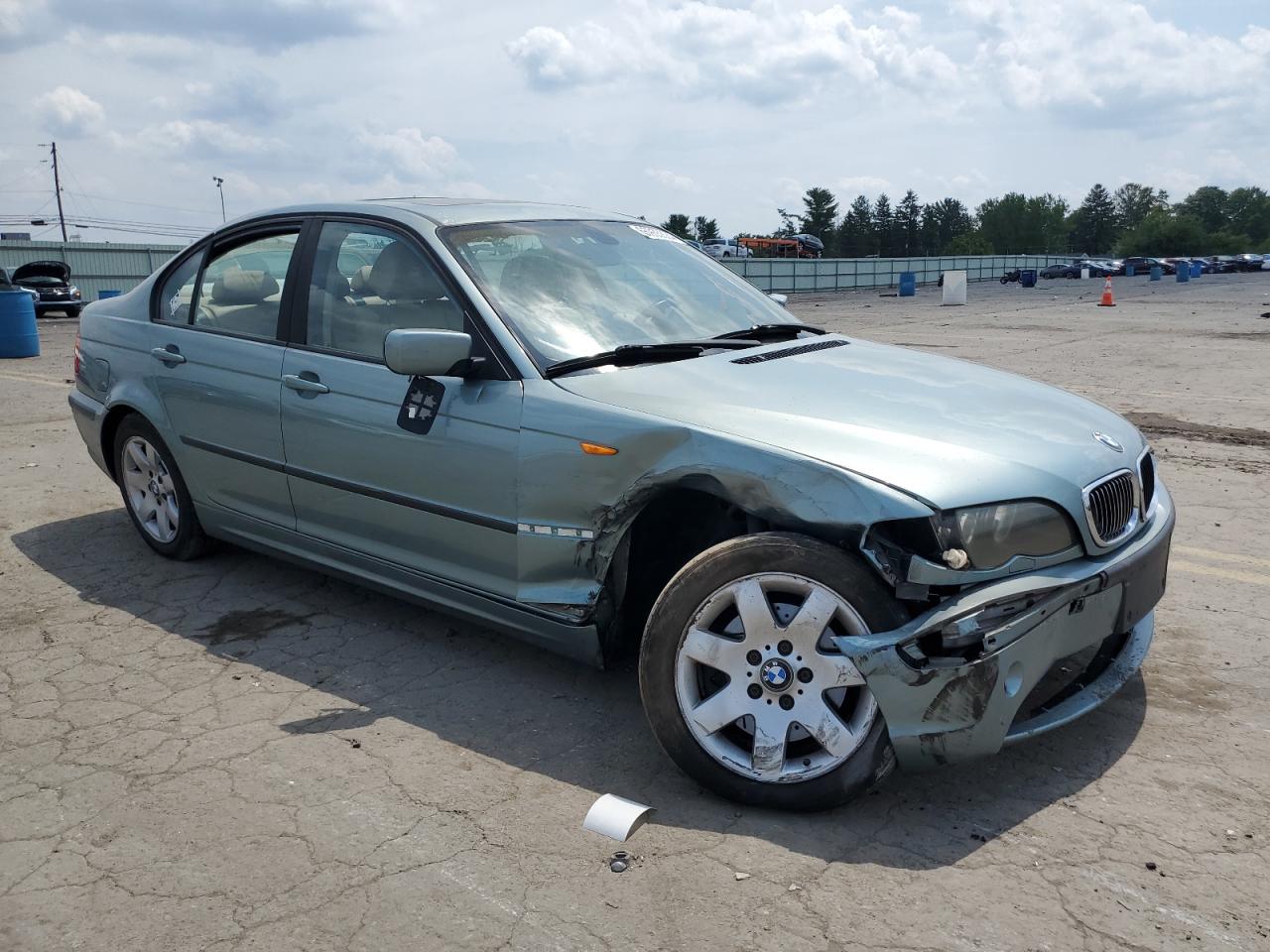 2004 BMW 3er VIN WBAEU33414PR13824 Copart auction photo, front end / undercarriage damage thumbnail 4