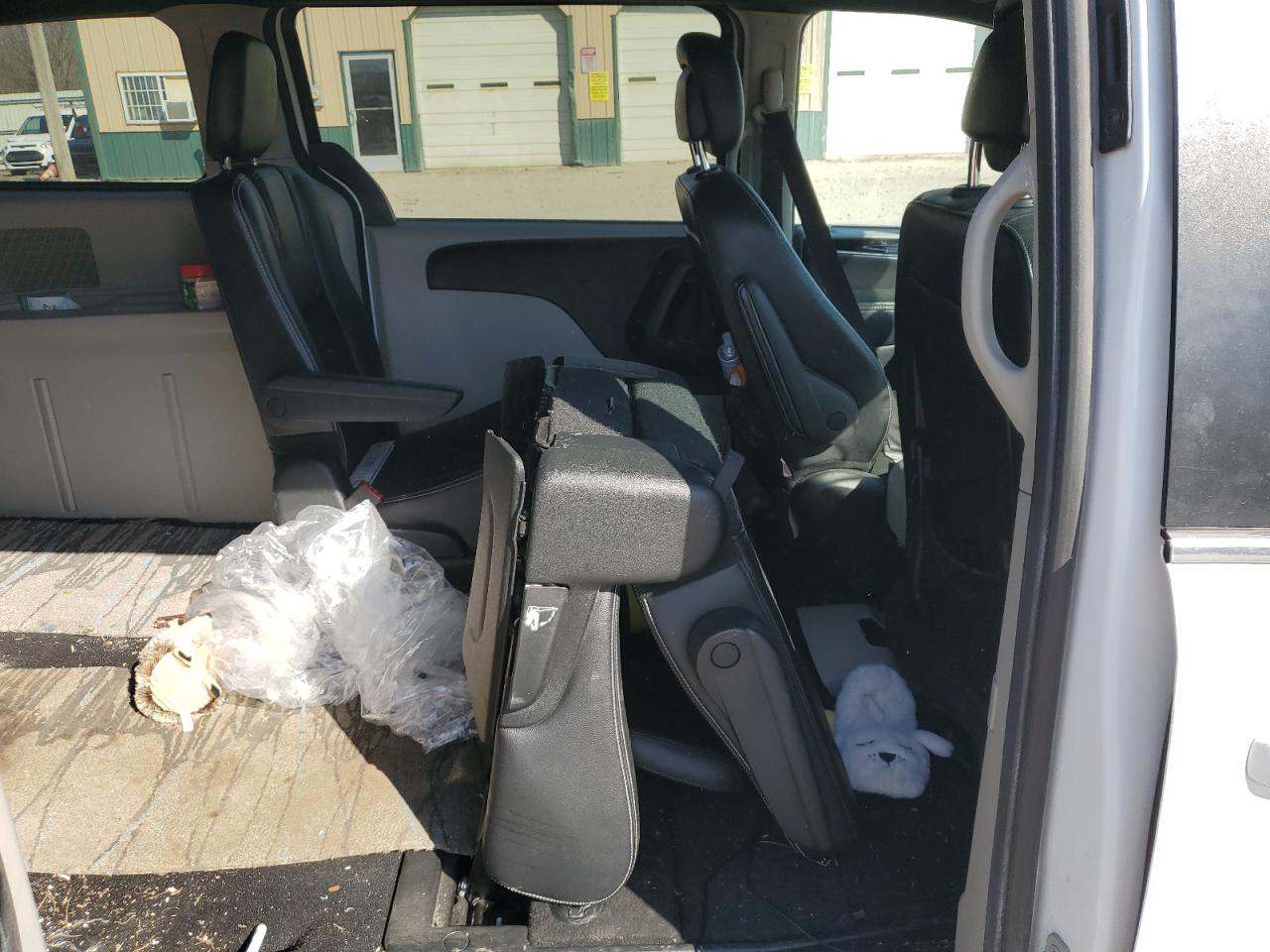 2018 Dodge Caravan VIN 2C4RDGCGXJR266016 Copart auction photo, minor dent/scratches damage thumbnail 11