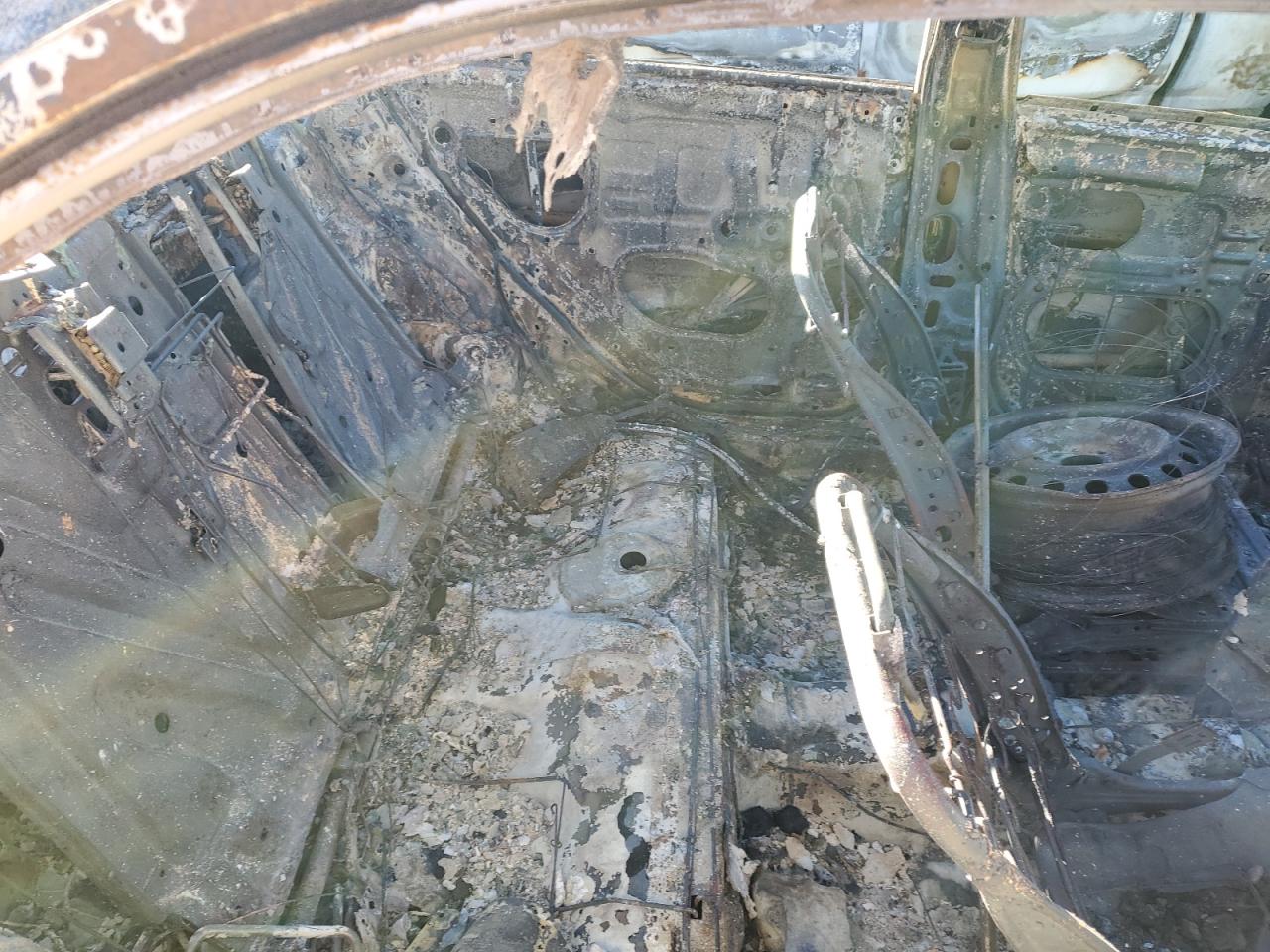 2003 Toyota Camry VIN 4T1BE32K43U720050 Copart auction photo, burn damage thumbnail 10