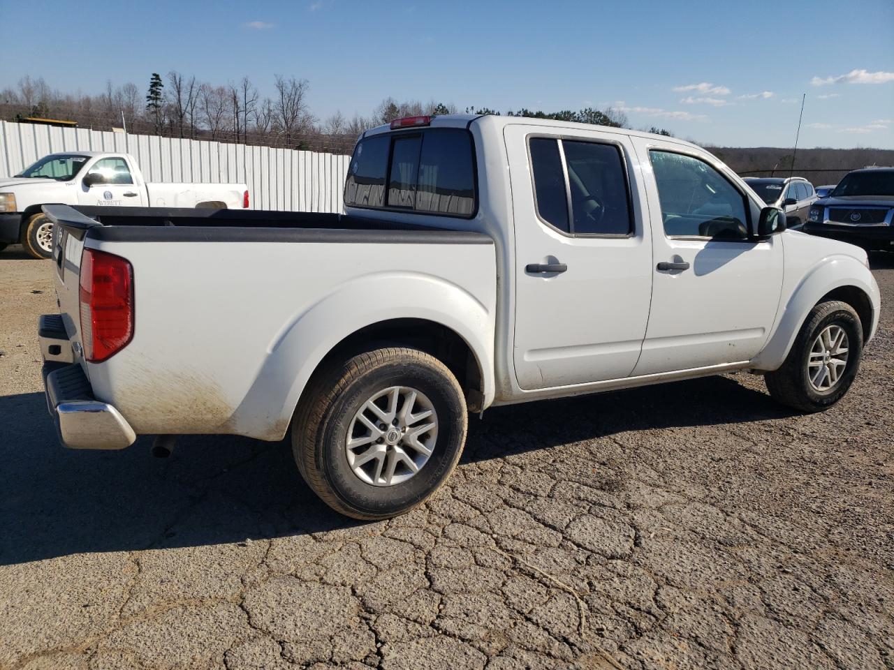 2019 Nissan Navara (Frontier) VIN 1N6AD0ER1KN793893 Copart auction photo, front end / side damage thumbnail 3