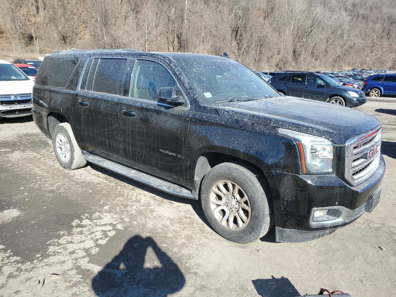 2017 GMC Yukon VIN 1GKS2GKC1HR184105 Copart auction photo, minor dent/scratches damage thumbnail 4