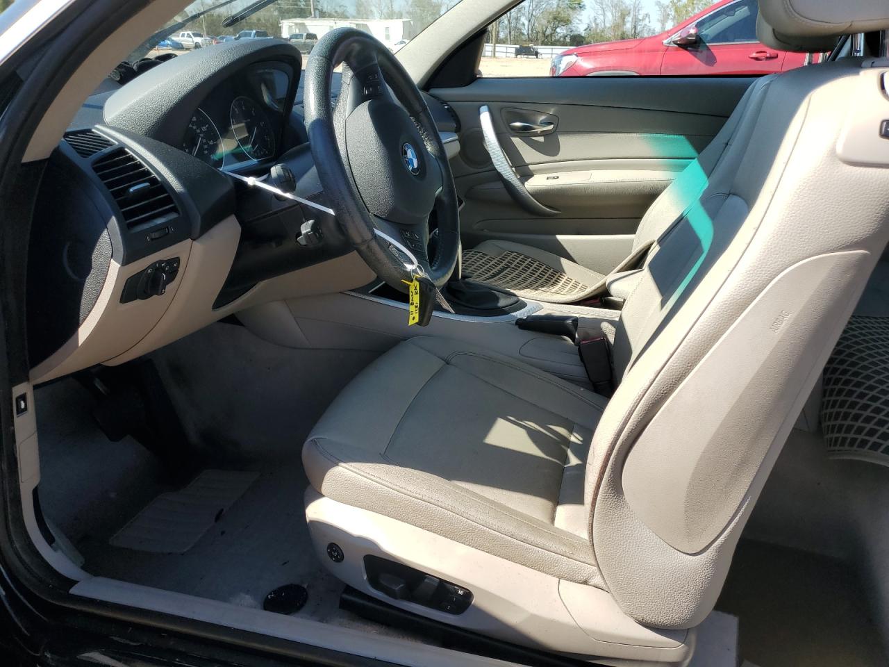 2011 BMW 1er VIN WBAUP9C52BVL90000 Copart auction photo, water/flood / front end damage thumbnail 7