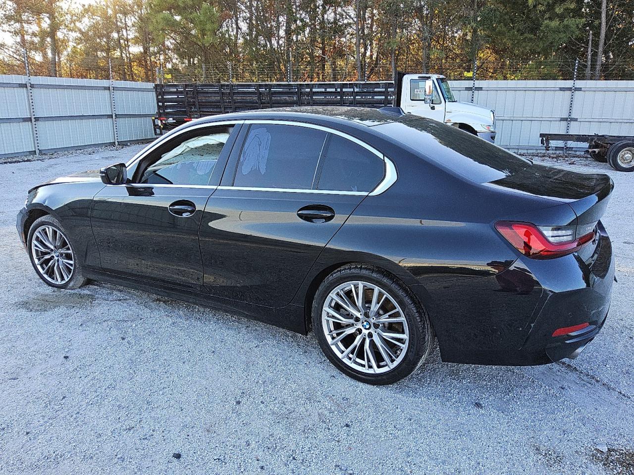 2024 BMW 3er VIN 3MW69FF09R8E27610 Copart auction photo, front end damage thumbnail 2
