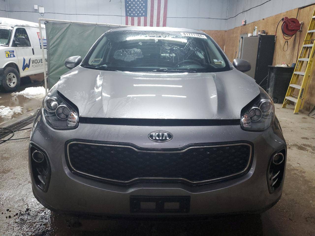 2018 KIA Sportage VIN KNDPMCAC0J7333708 Copart auction photo, undercarriage / minor dent/scratches damage thumbnail 5
