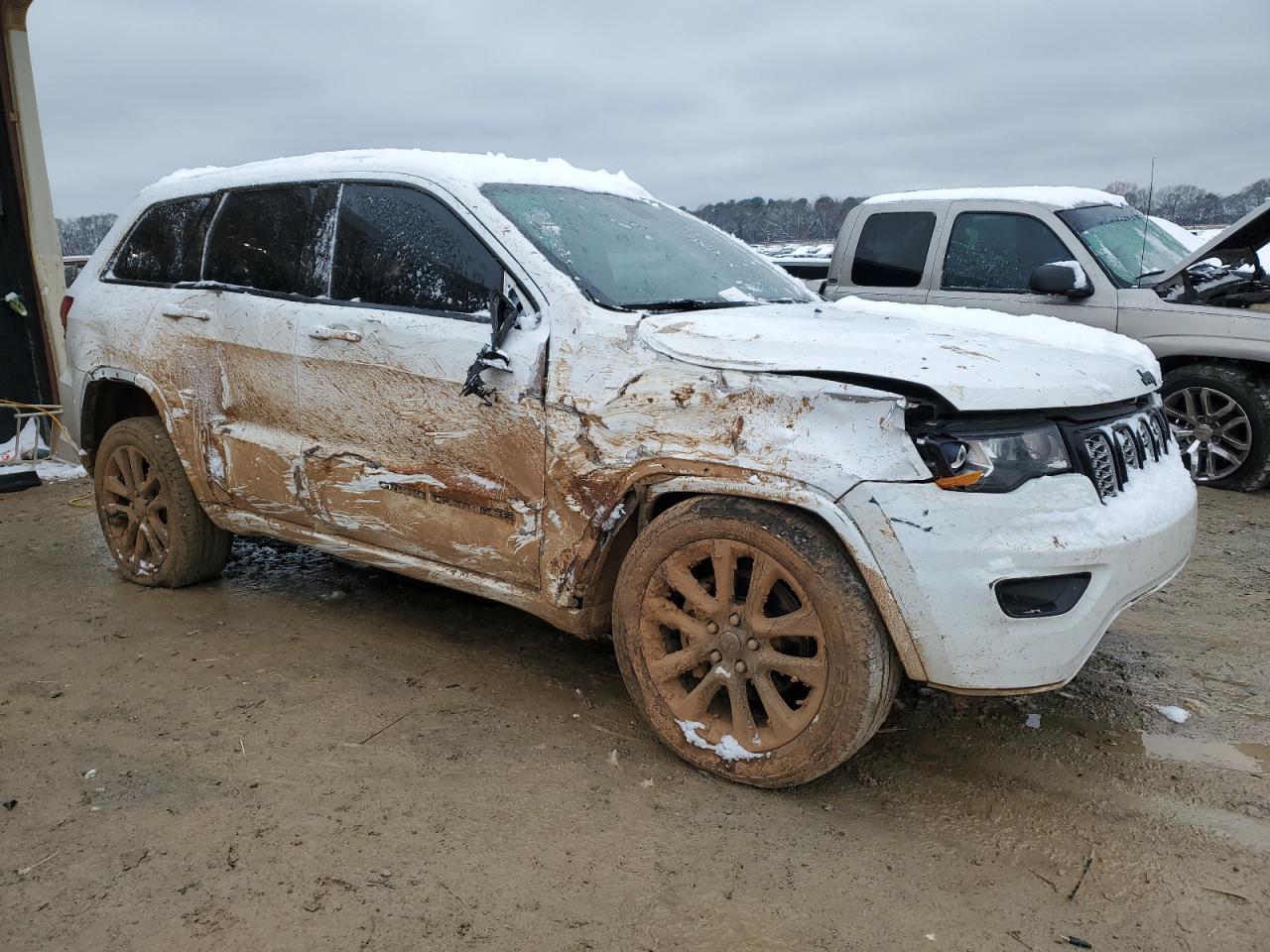 2019 Jeep Grand Cherokee VIN 1C4RJEAG3KC790392 Copart auction photo, side / front end damage thumbnail 4