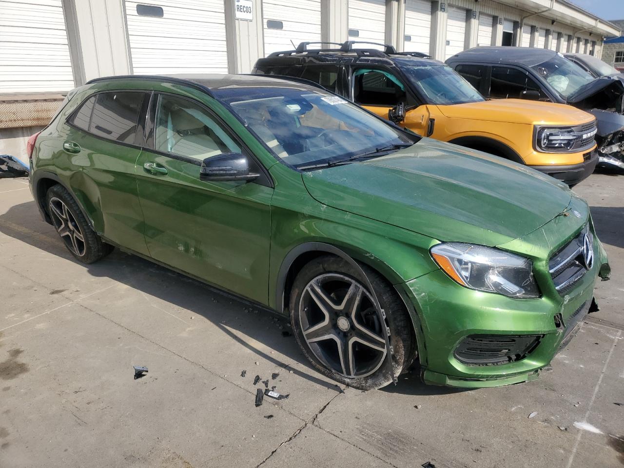 2017 Mercedes-Benz GLA-klasse VIN WDCTG4GB2HJ299157 Copart auction photo, front end / side damage thumbnail 4