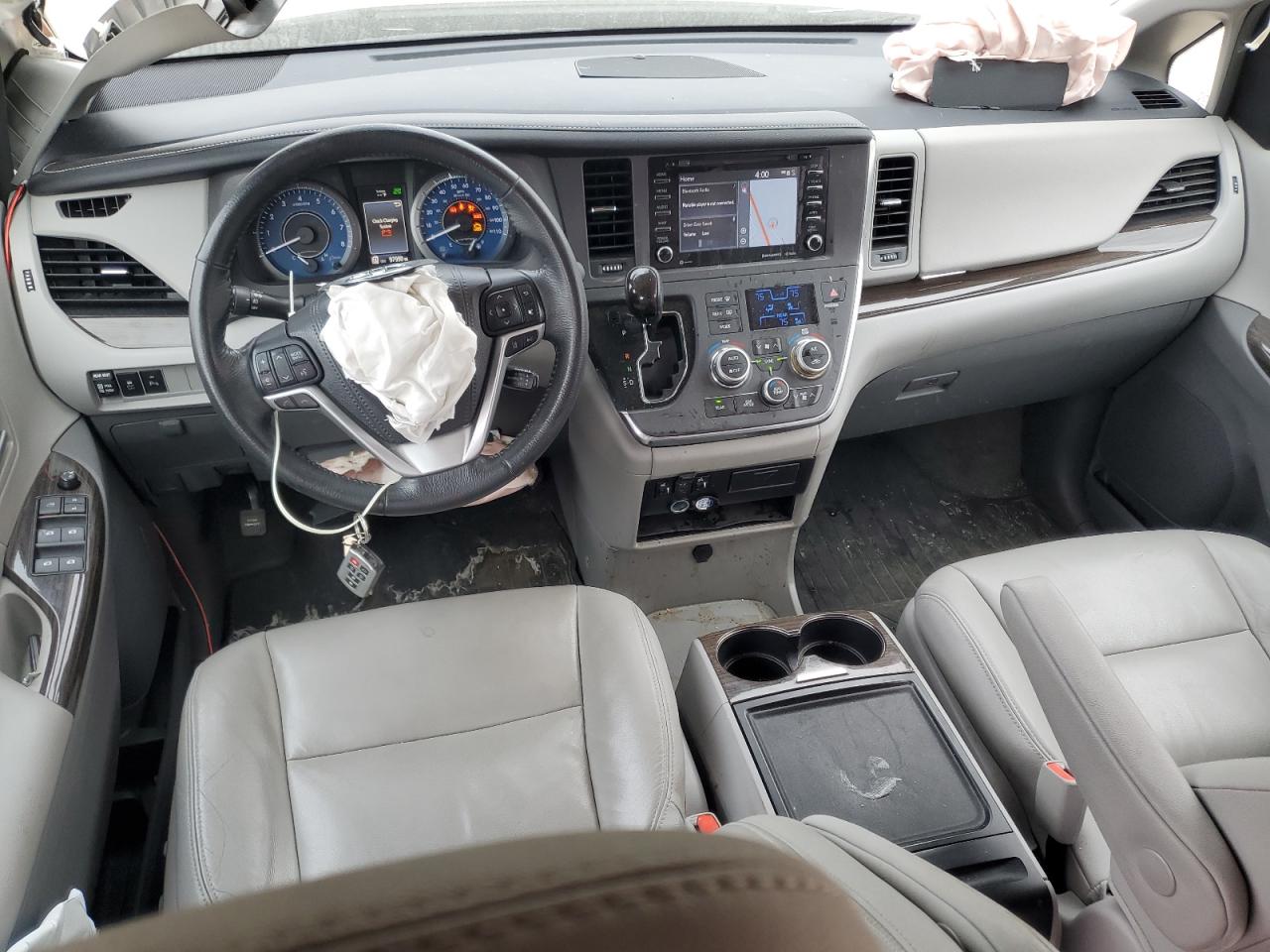 2018 Toyota Sienna VIN 5TDYZ3DC3JS901974 Copart auction photo, front end damage thumbnail 8