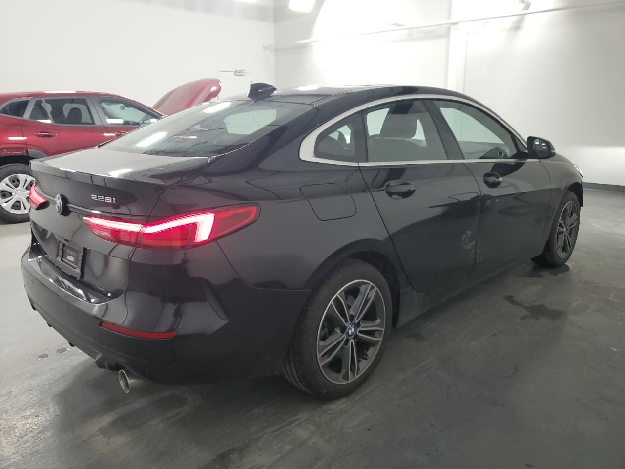 2024 BMW 2er VIN WBA53AK08R7R18256 Copart auction photo, front end damage thumbnail 3