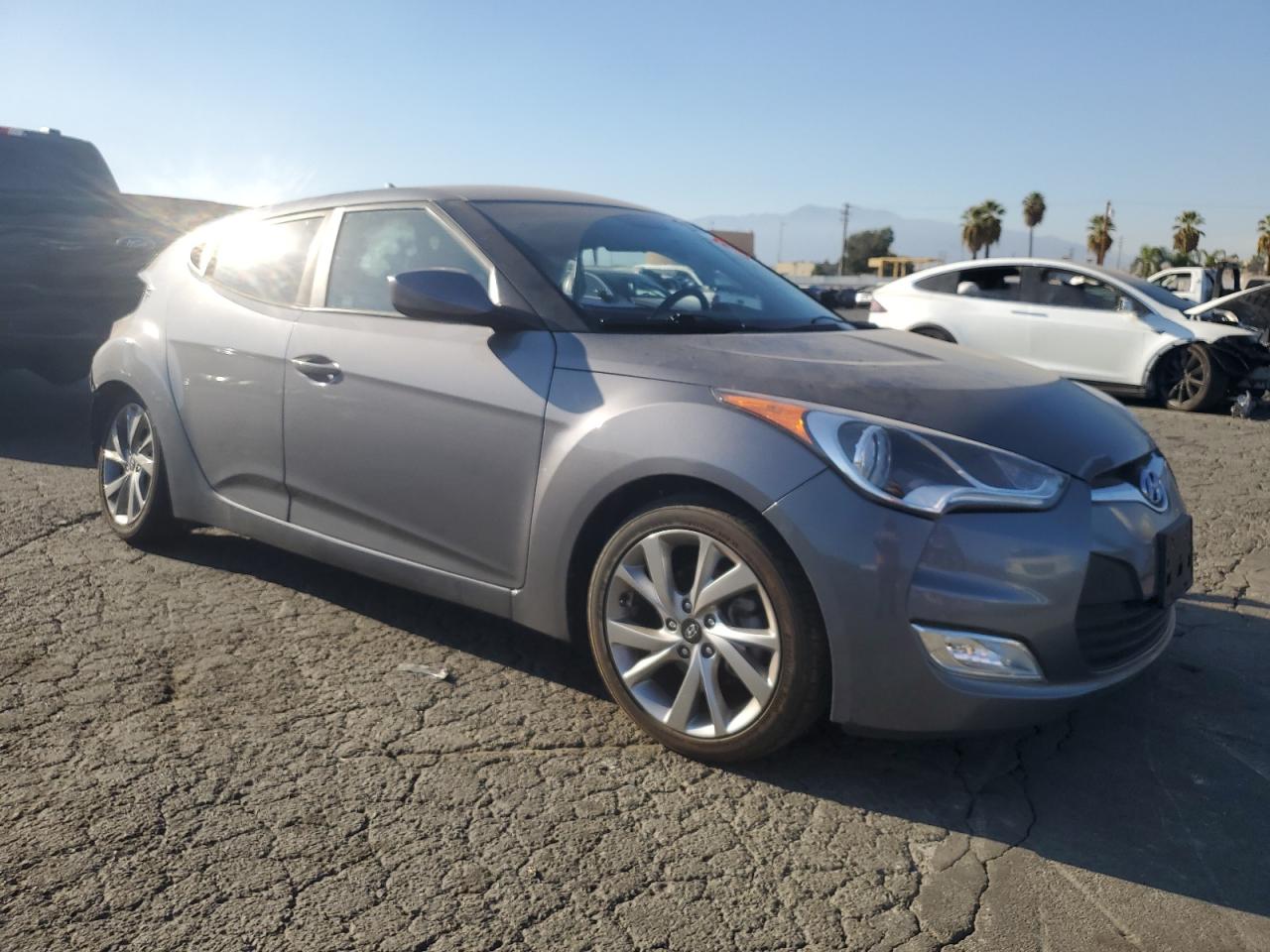 2017 Hyundai Veloster VIN KMHTC6AD9HU313363 Copart auction photo, side / rear end damage thumbnail 4