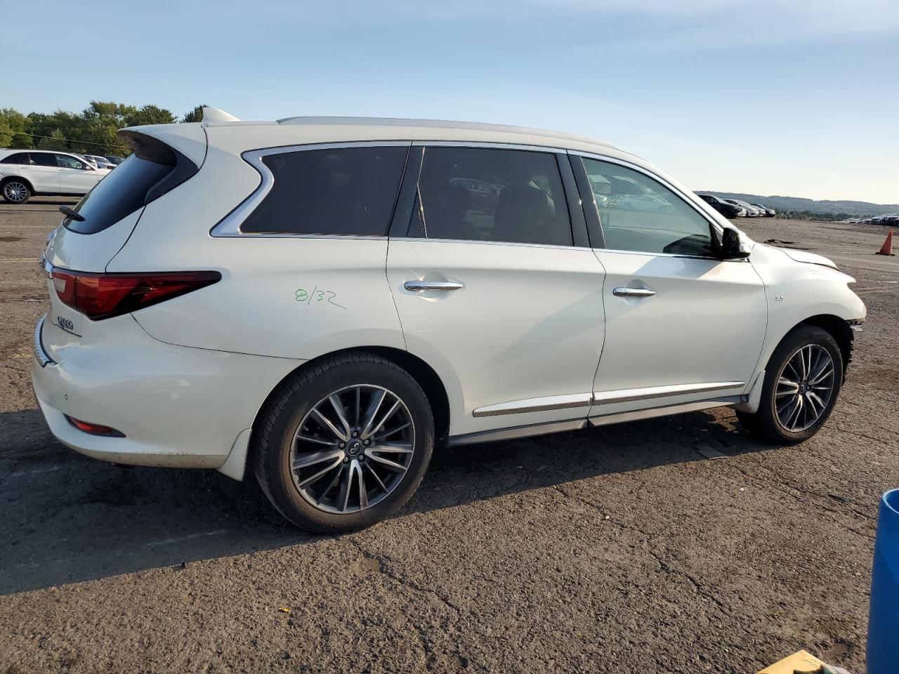 2017 Infiniti QX60 VIN 5N1DL0MMXHC503756 Copart auction photo, front end / side damage thumbnail 3