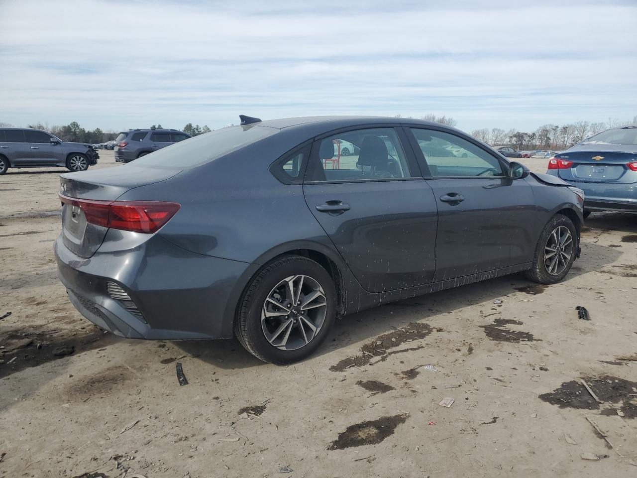 2024 KIA Forte VIN 3KPF24AD7RE805818 Copart auction photo, front end / minor dent/scratches damage thumbnail 3