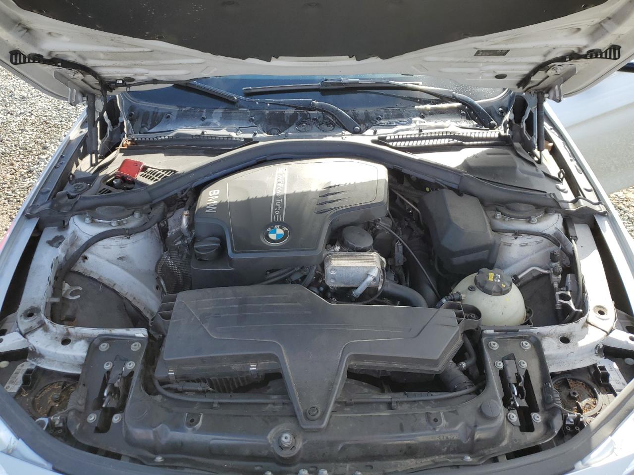 2016 BMW 3er VIN WBA8E9C51GK648104 Copart auction photo, minor dent/scratches damage thumbnail 11