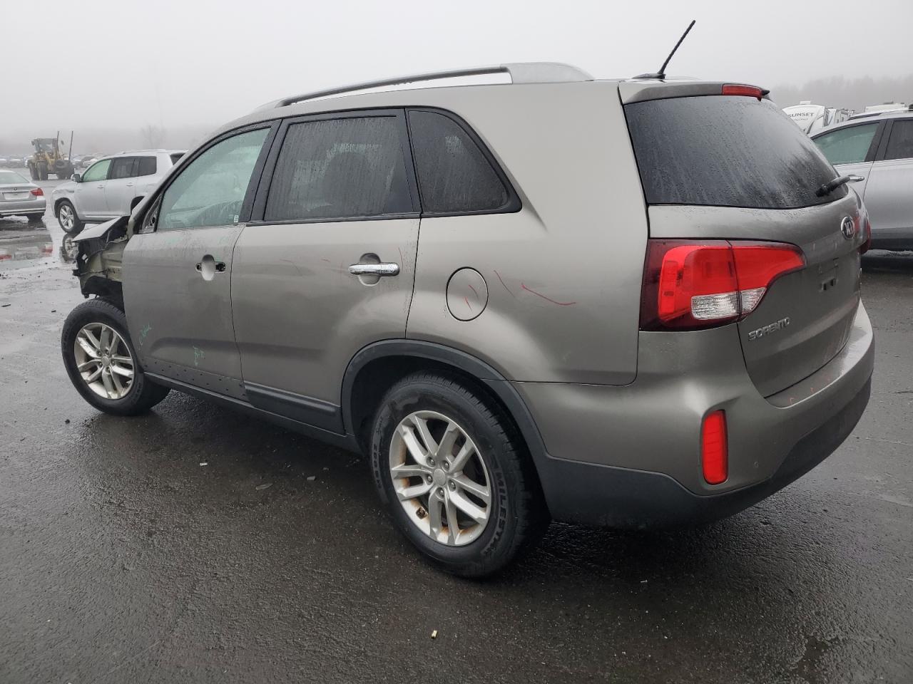 2015 KIA Sorento VIN 5XYKTCA66FG612033 Copart auction photo, front end damage thumbnail 2