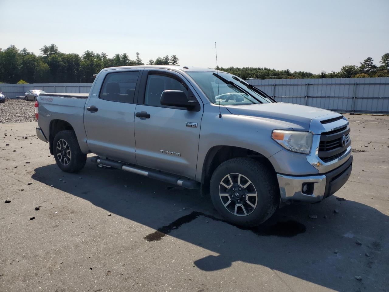 2015 Toyota Tundra VIN 5TFDY5F13FX472426 Copart auction photo, water/flood damage thumbnail 4