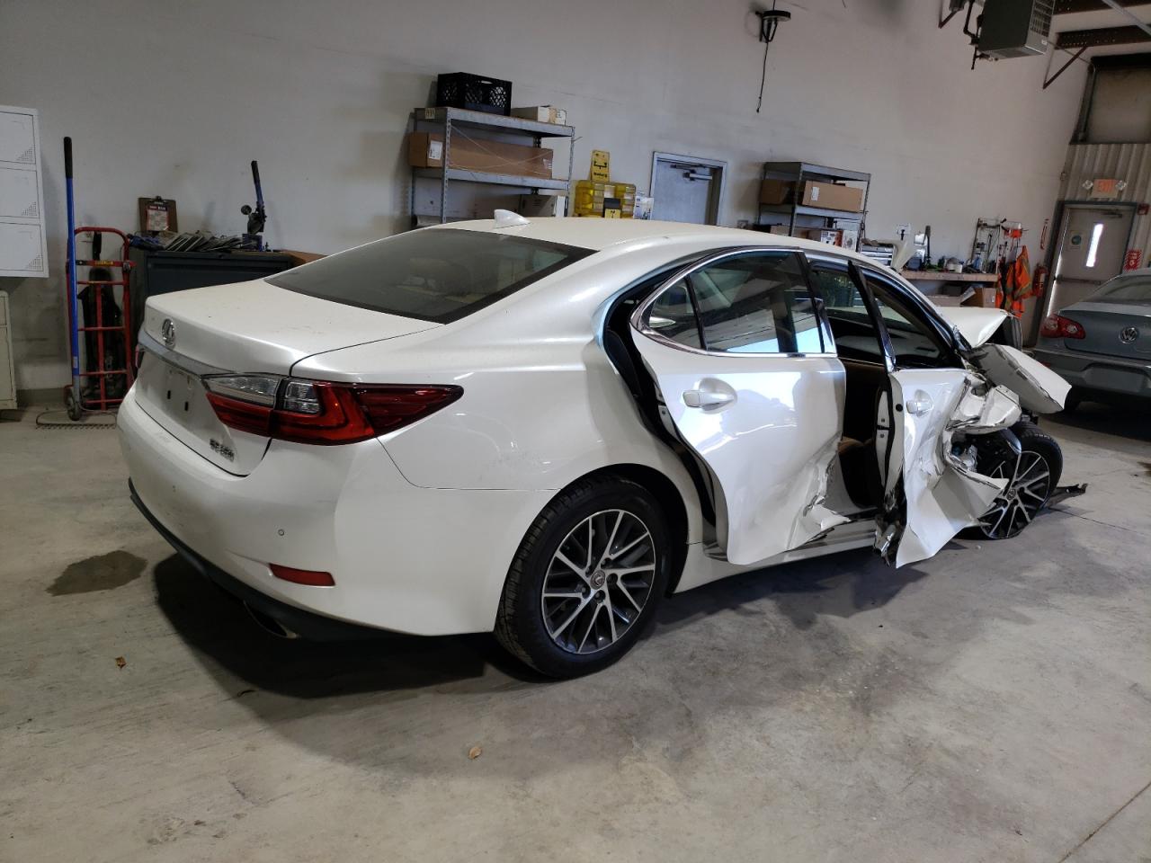 2017 Lexus ES VIN 58ABK1GGXHU043023 Copart auction photo, front end / side damage thumbnail 3