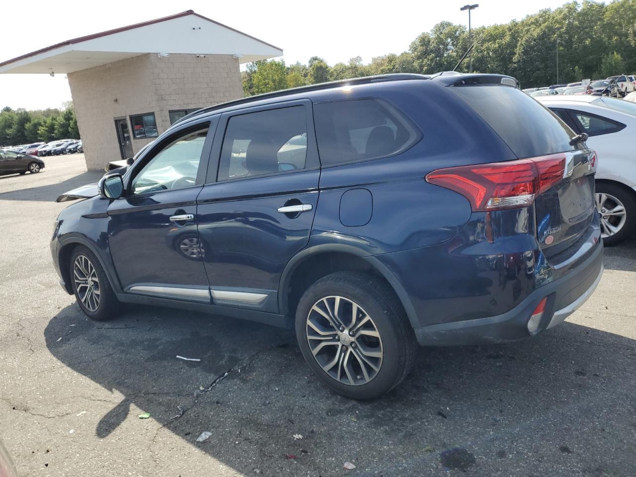 2016 Mitsubishi Outlander VIN JA4AZ3A37GZ021044 Copart auction photo, front end damage thumbnail 2