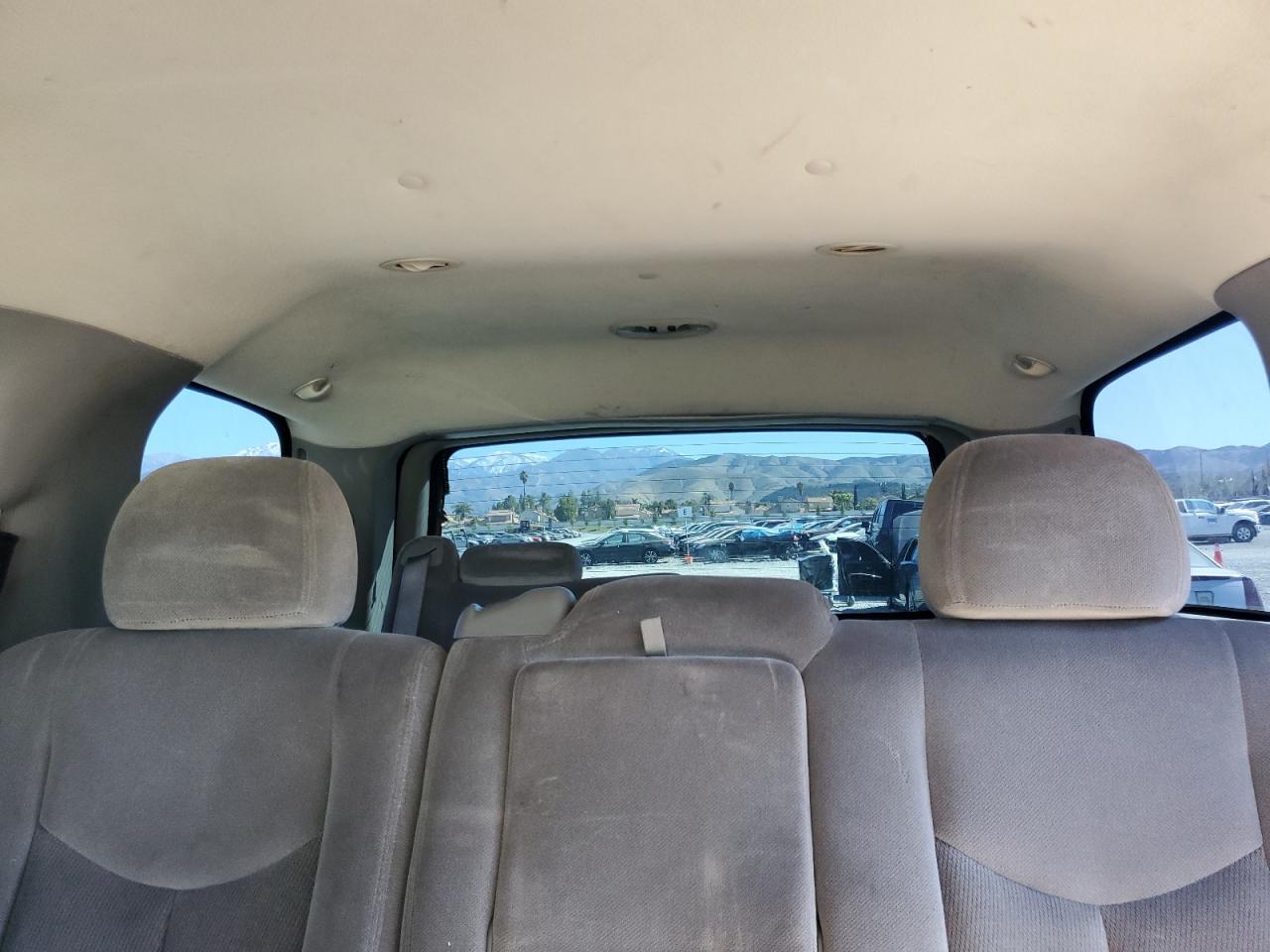 2004 GMC Yukon VIN 1GKEK13V44R207039 Copart auction photo, front end damage thumbnail 10