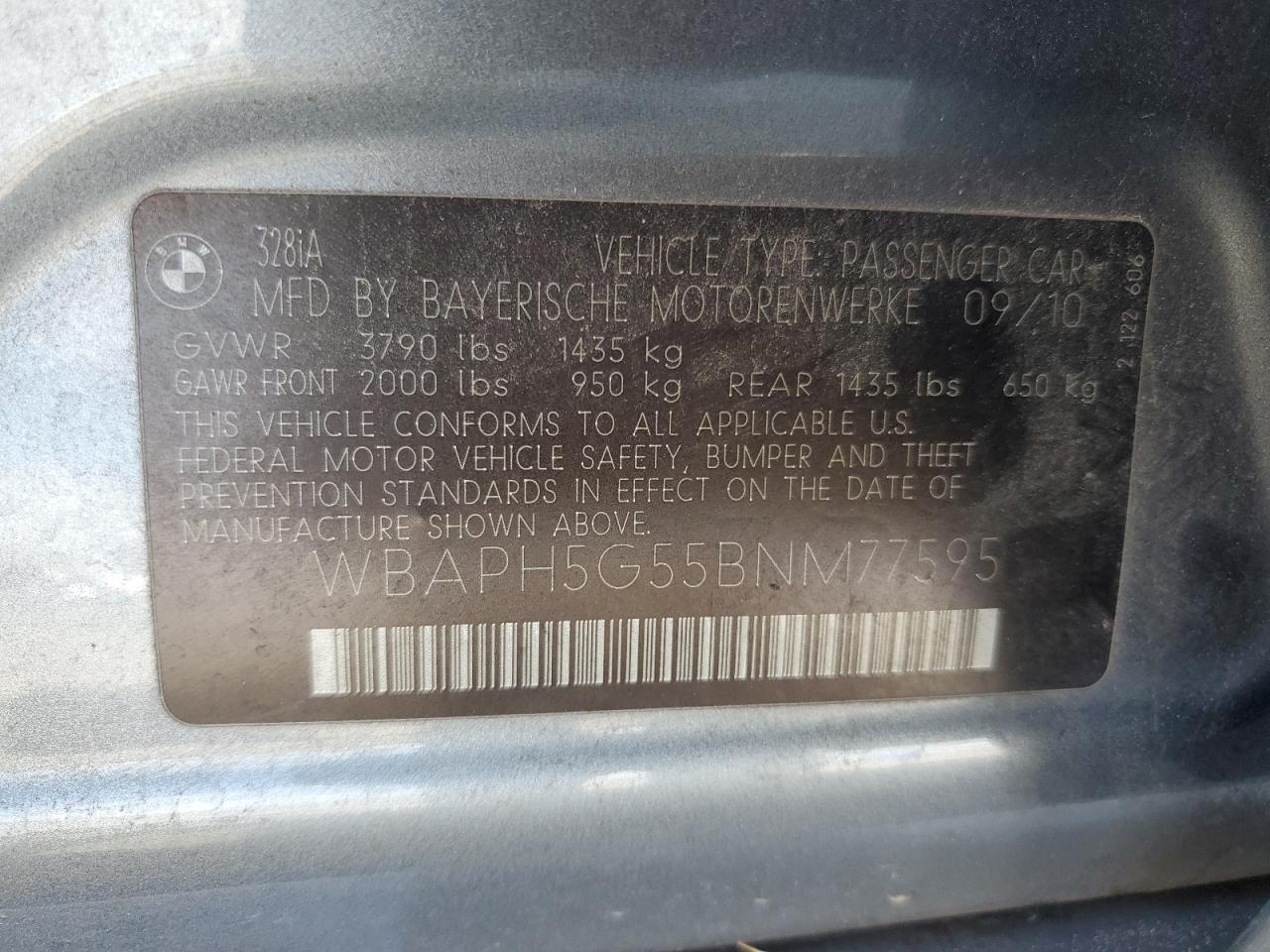 2011 BMW 3er VIN WBAPH5G55BNM77595 Copart auction photo, rear end / minor dent/scratches damage thumbnail 12