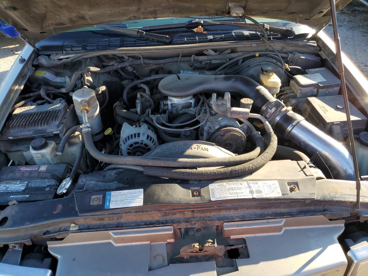 1999 Chevrolet Blazer VIN 1GNCT18W1XK140616 Copart auction photo, side / minor dent/scratches damage thumbnail 12