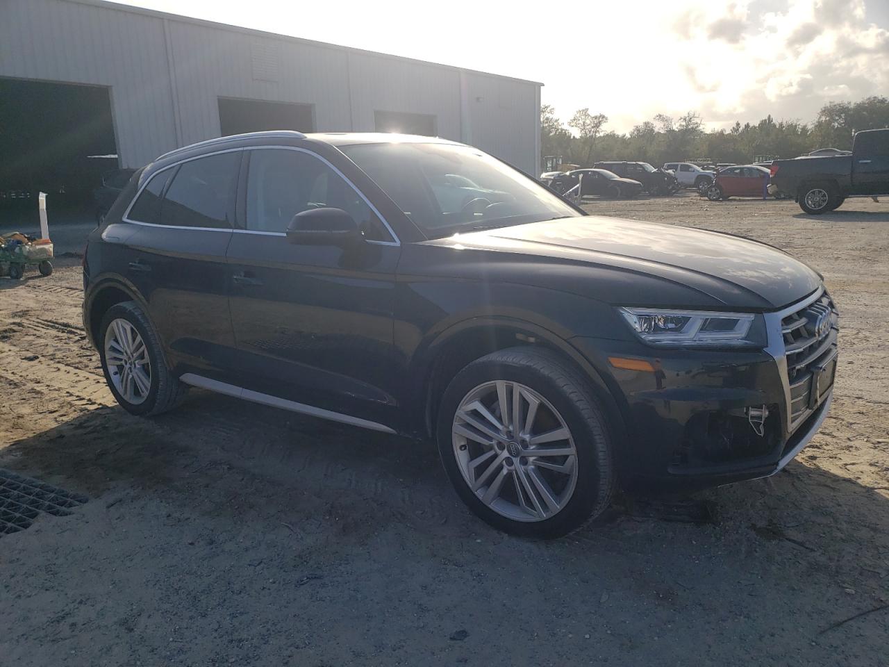 2018 Audi Q5 VIN WA1BNAFY8J2097039 Copart auction photo, front end damage thumbnail 4
