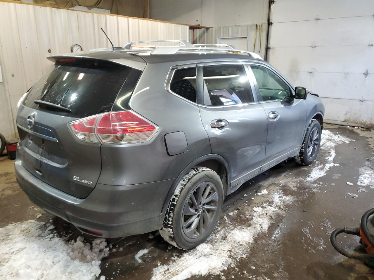 2016 Nissan Rogue VIN 5N1AT2MV4GC787049 Copart auction photo, front end / minor dent/scratches damage thumbnail 3
